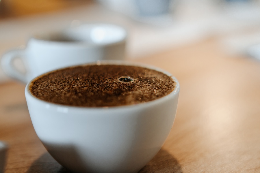 CUPPING KÁVY V PRAŽÍRNĚ